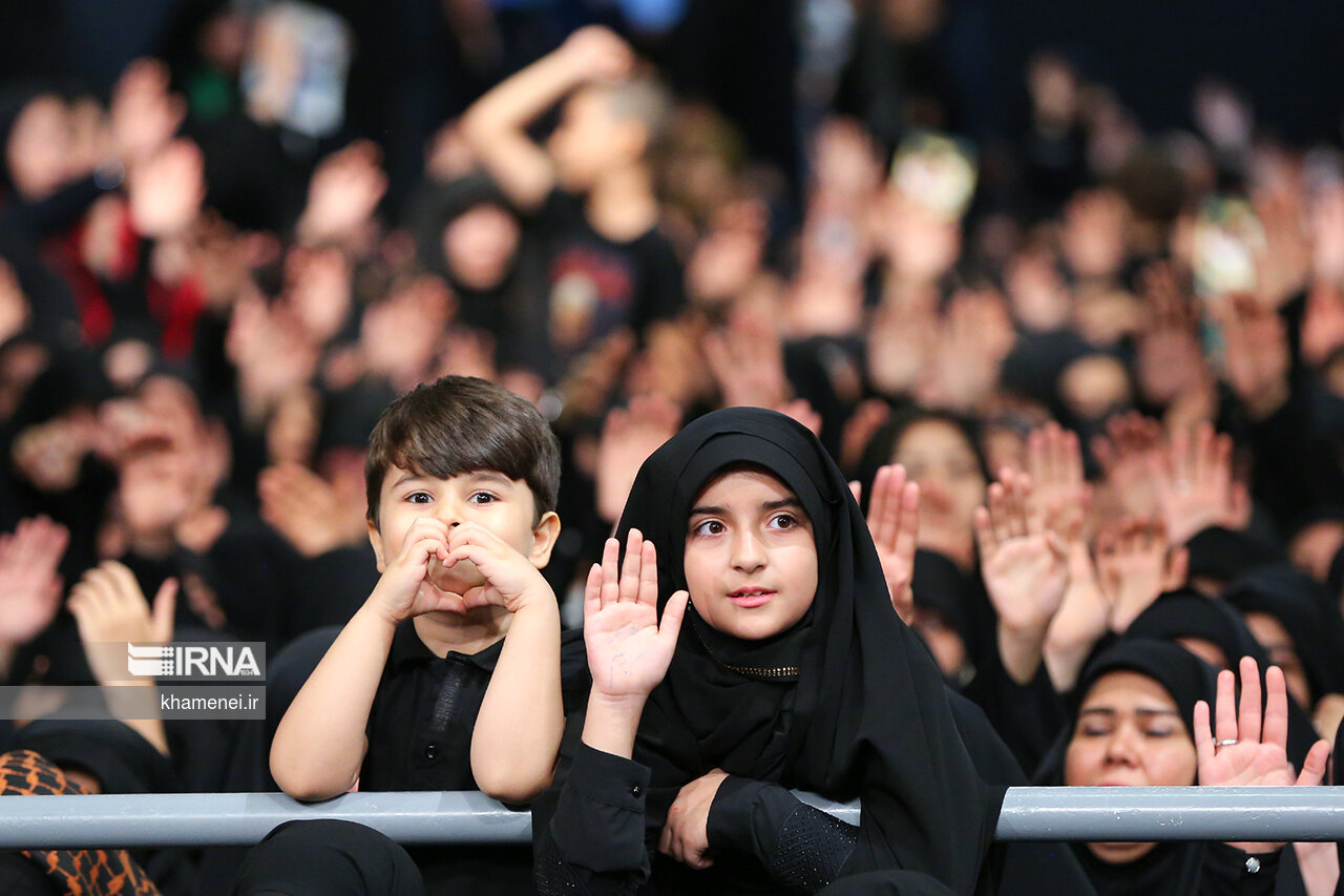 عزاداری شب تاسوعا با حضور رهبر  معظم انقلاب