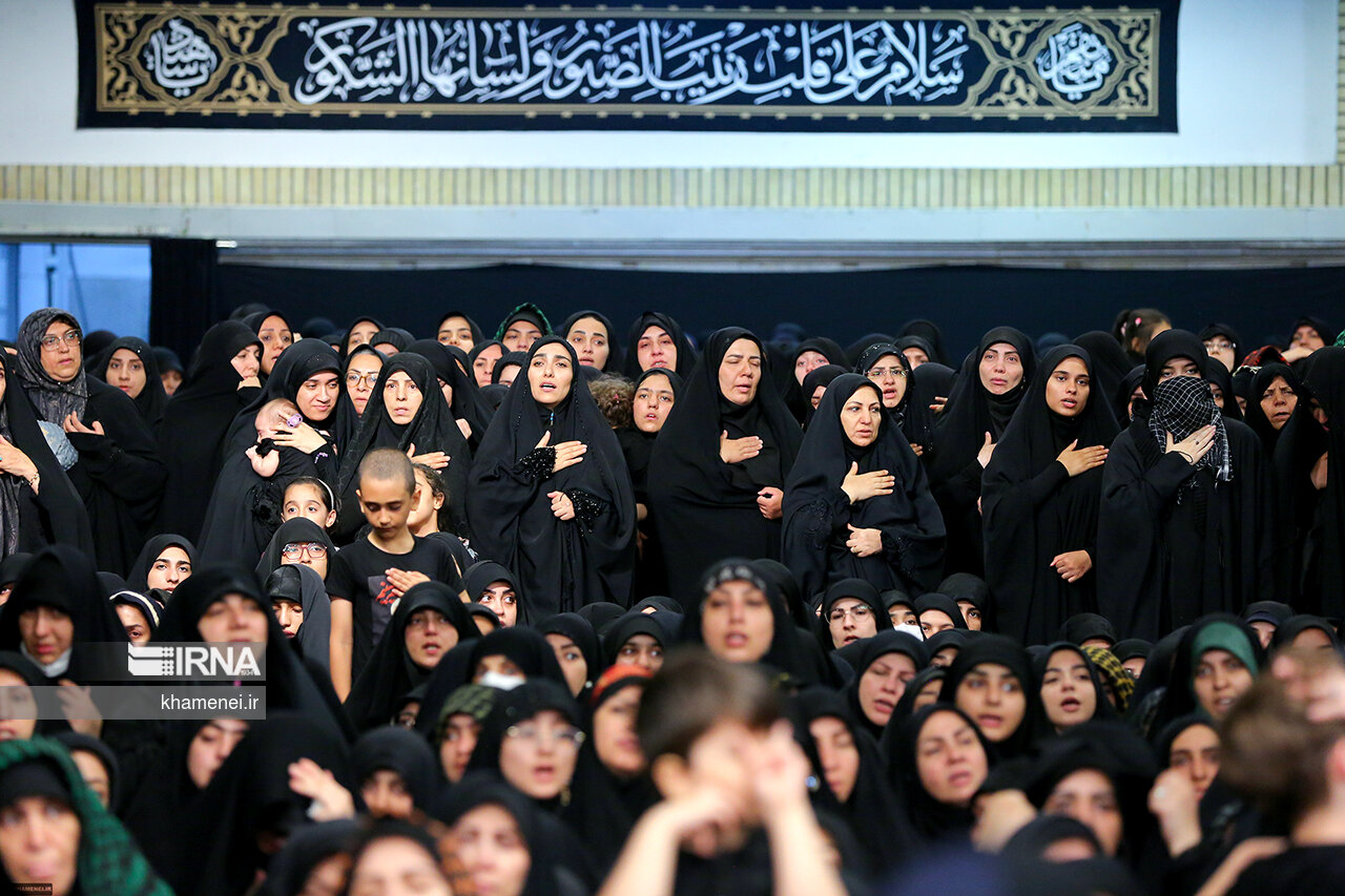 عزاداری شب تاسوعا با حضور رهبر  معظم انقلاب