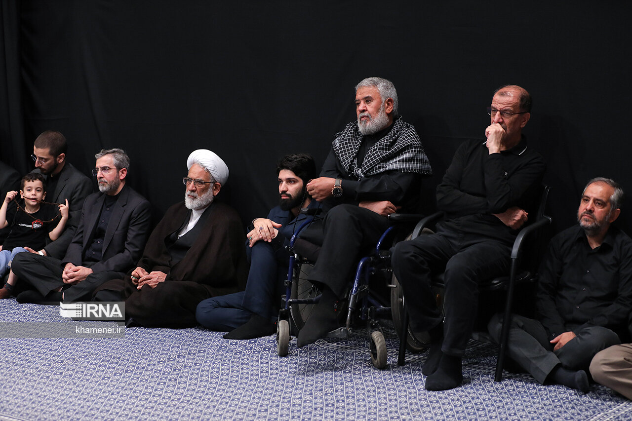 عزاداری شب تاسوعا با حضور رهبر  معظم انقلاب