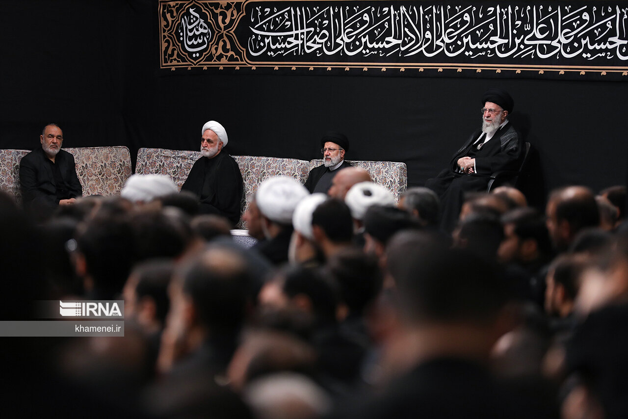 عزاداری شب تاسوعا با حضور رهبر  معظم انقلاب