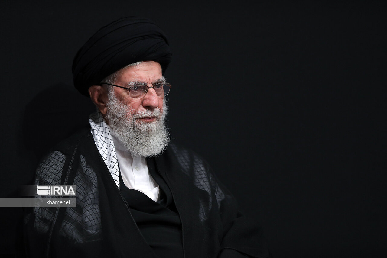 عزاداری شب تاسوعا با حضور رهبر  معظم انقلاب