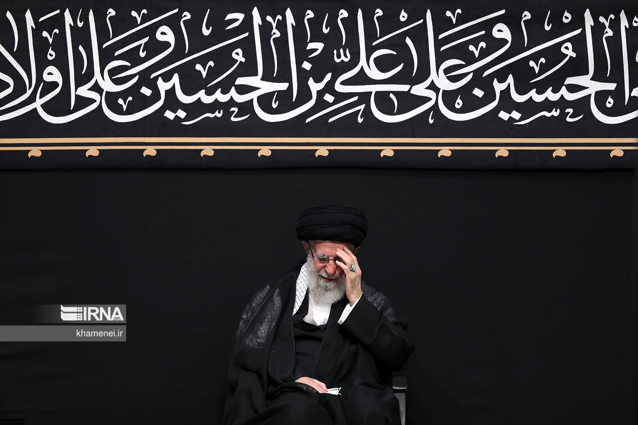 عزاداری شب تاسوعا با حضور رهبر  معظم انقلاب