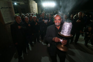 عزاداری شب عاشورا در روستای درخش