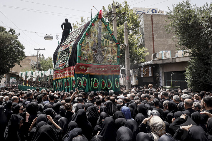 مکتب عاشورا مثل خورشیدی بر همه عالم می‌تابد/ نیازمند نوآوری در عرصه تبلیغ دینی هستیم