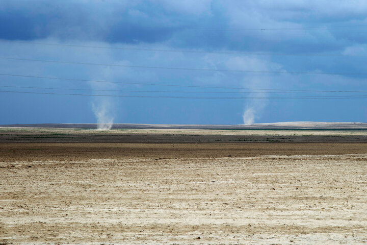 گلستان در برابر بیابان؛ نبردی برای حفظ بهشت شمالی