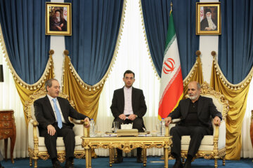 Rencontre entre le ministre syrien des Affaires étrangères et le secrétaire du Conseil suprême de la sécurité nationale d'Iran à Téhéran 