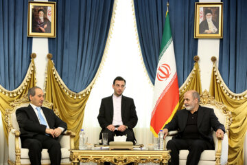 Ahmadian y al-Miqdad se reúnen en Teherán 