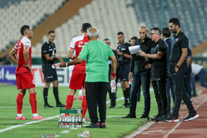 حلالی: پرسپولیس روز به روز بهتر می‌شود/ حق فوتبال را بدهید