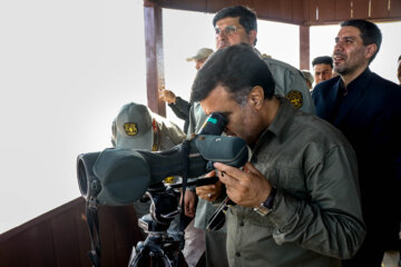 بازدید رئیس سازمان محیط زیست از دریاچه ارومیه