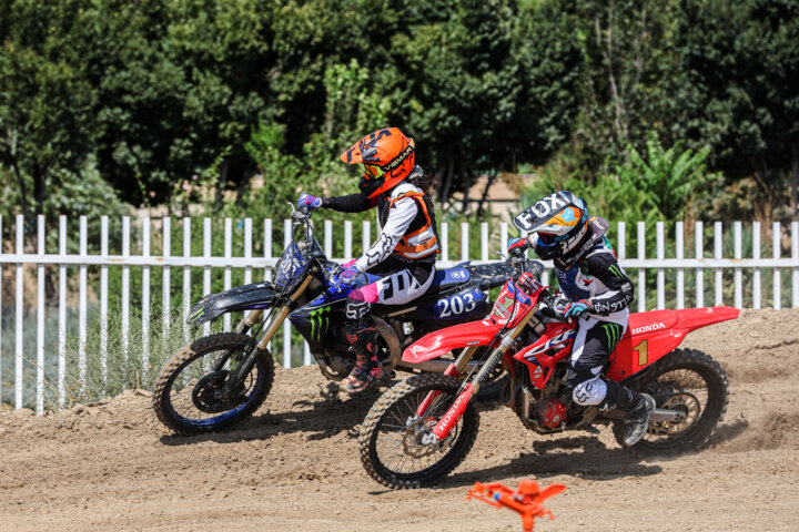 ناظمی: به جنگی نابرابر در مسابقات جهانی موتورکراس میرویم