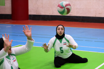 Entrenamiento de la selección iraní de voleibol sentado femenino 