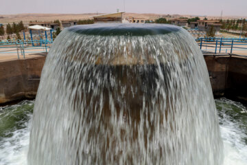 هرمزگان ۳۵ هزار مترمکعب آب شیرینکن در دست اجرا دارد