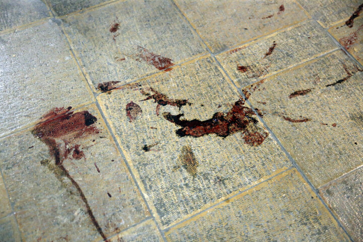 شاہ چراغ کے حرم مقدس پر دہشت گردوں کے حملے میں  1 شہید، 7 زخمی + تصاویر