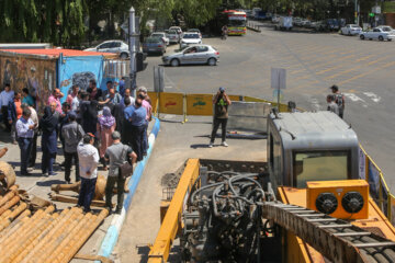 Des journalistes visitent le tunnel énergétique de Tabriz dans le nord-ouest de l'Iran