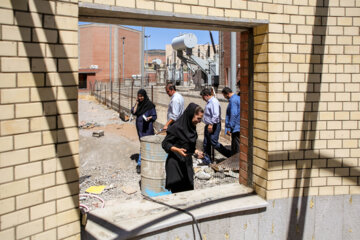 Des journalistes visitent le tunnel énergétique de Tabriz dans le nord-ouest de l'Iran