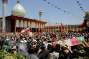 Beerdigung der Märtyrer des Shahcheragh-Schreins in Shiraz