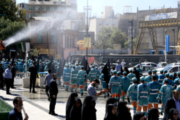 Un groupe de pèlerins de Machhad se dirigent vers Karbala pour la cérémonie de deuil d'Arbaeen