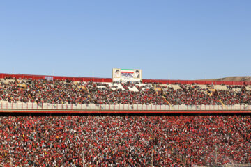 لیگ برتر فوتبال- تراکتور و پرسپولیس