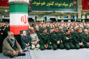 Encuentro de comandantes del CGRI de Irán con el ayatolá Jameneí