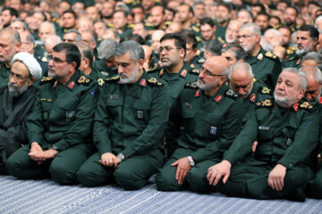 Encuentro de comandantes del CGRI de Irán con el ayatolá Jameneí