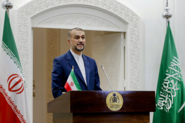 «حسین امیرعبداللهیان» وزیر امور خارجه جمهوری اسلامی ایران در کنفرانس مشترک مطبوعاتی با وزیر امور خارجه عربستان
