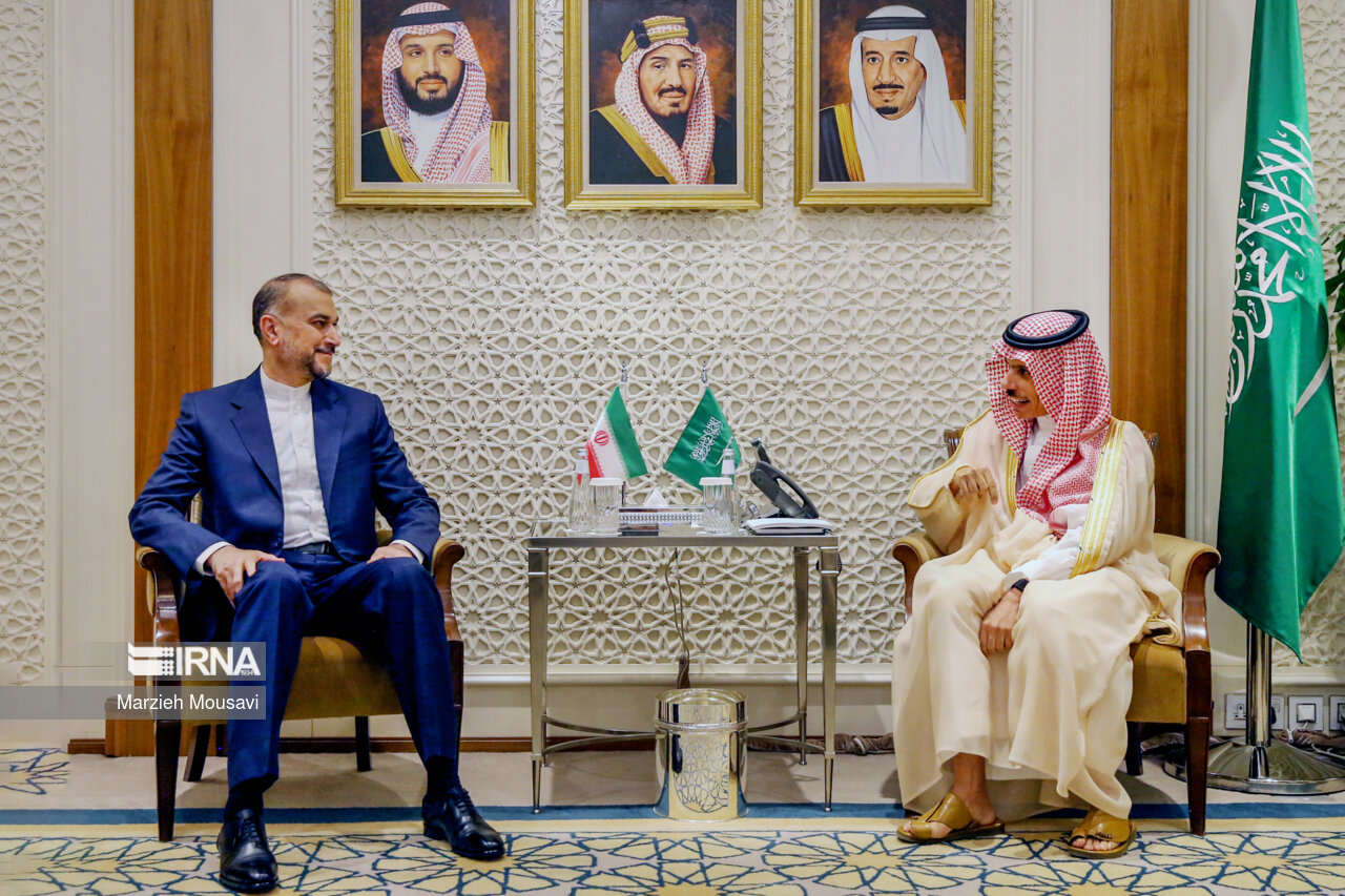 ایران کے وزیر خارجہ امیر عبداللہیان کی اپنے سعودی ہم منصب سے ملاقات
