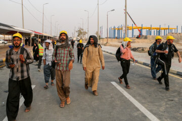 زائران اربعین در مرز مهران