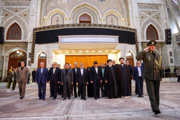 El presidente Raisi y su gabinete renuevan su lealtad al Imam Jomeini
