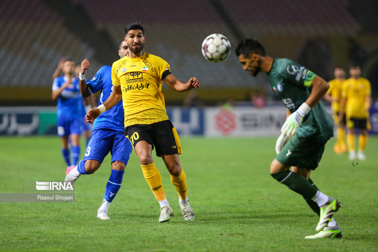 IRNA English - Esteghlal F.C. vs Sepahan in Iran Pro League