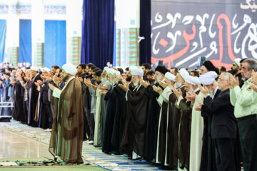 Oración colectiva del en Teherán