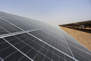 نرخ خرید تضمینی برق نیروگاه‌های خورشیدی ابلاغ شد/ رشد ۴۰ درصدی قیمت خرید تضمینی