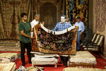 30ª exposición de alfombras tejidas a mano en Teherán
