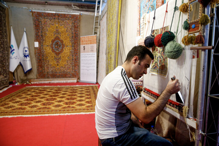 هنر-صنعت فرش دستباف استان اردبیل نیازمند حمایت ویژه