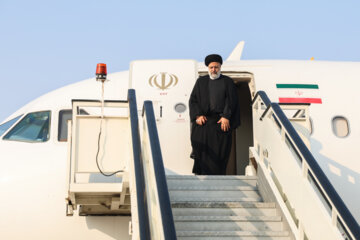 ورود آیت الله «سید ابراهیم رئیسی» رئیس جمهور به فرودگاه بین المللی خلیج فارس عسلویه