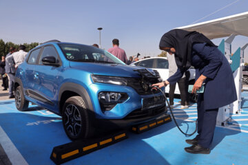 Mise en service des bornes de recharge pour voitures électriques à Téhéran