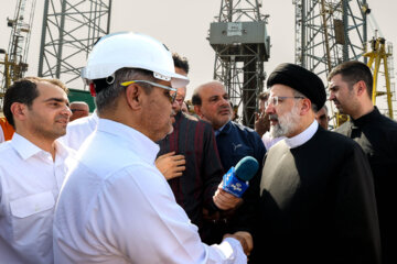 بازدید رئیس جمهور از سکوی فاز ۱۱ میدان گازی پارس جنوبی
