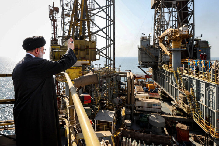 خنثی سازی تحریم‌ها در دولت شهید رئیسی با افزایش ۴ برابری صادرات نفت ایران