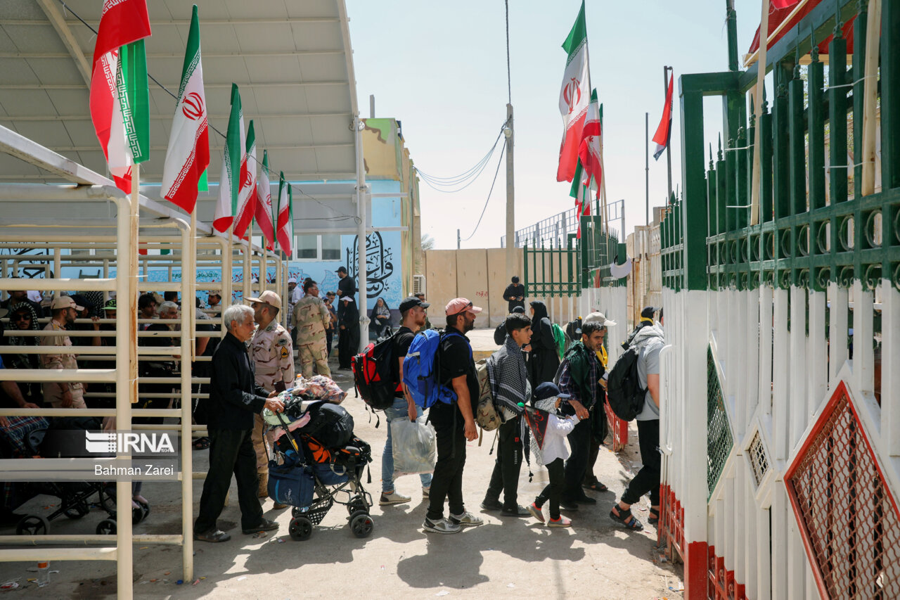 حدود ۳۵۲ هزار زائر اربعین از مرز خسروی به عراق عزیمت کردند