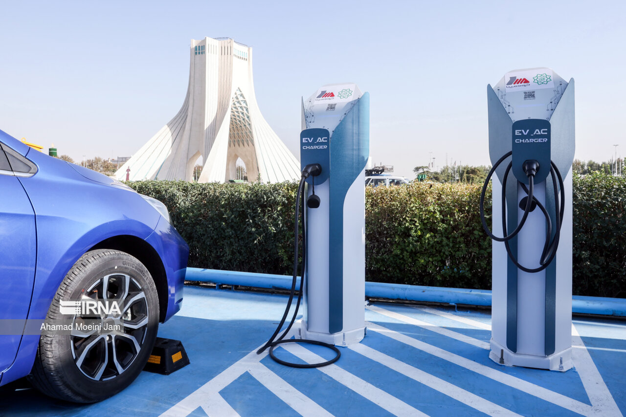 ساخت مرحله نخست ایستگاه های شارژ خودروهای برقی در ۸ نقطه تهران