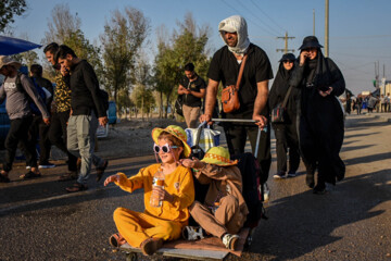 Les pèlerins d'Arbaeen à la frontière de Mehran