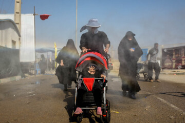 Les pèlerins d'Arbaeen à la frontière de Mehran