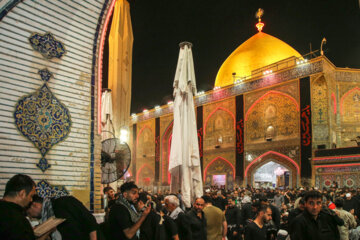 Sanctuaire sacré de l'Imam Ali (PSL) à Najaf Achraf à la veille d'Arbaeen