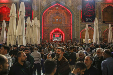 Sanctuaire sacré de l'Imam Ali (PSL) à Najaf Achraf à la veille d'Arbaeen