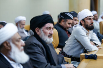 Encuentro del presidente Raisi con los eruditos y élites de la comunidad suní