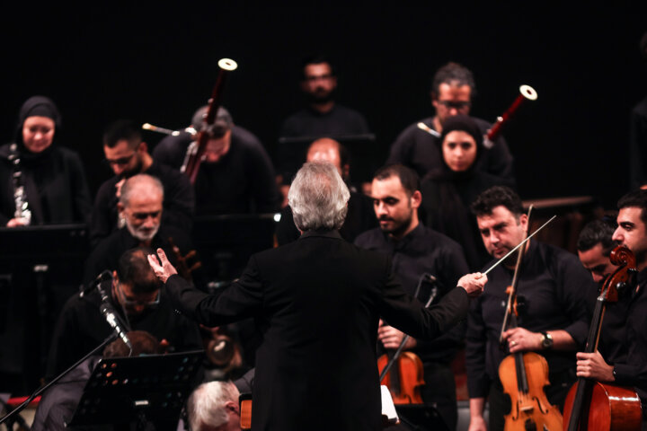 ارکستر ملی ایران با «وداع» به صحنه رفت/روایت موسیقایی از عاشورا