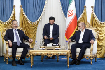 Le ministre turc des Affaires étrangères Hakan Fidan, qui se trouve en Iran a rencontré ce dimanche soir 3 septembre, à Téhéran, Ali Akbar Ahmadian, secrétaire du Conseil suprême de la Sécurité nationale d’Iran.  (Photographe : Amin Jalali)