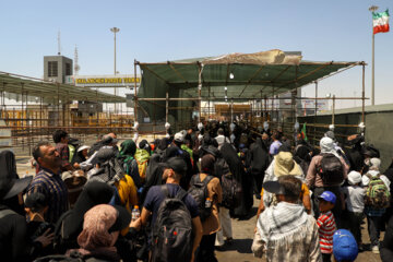 Les pèlerins d'Arbaeen à la frontière de Shalamcheh