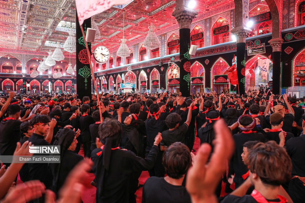 ورود دسته های عزاداری به حرم امام حسین (ع)