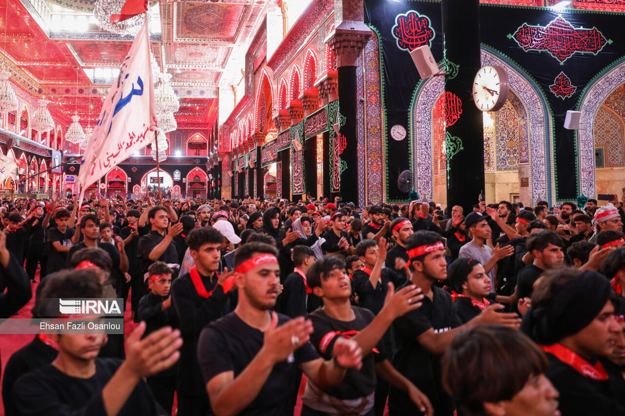 ورود دسته های عزاداری به حرم امام حسین (ع)