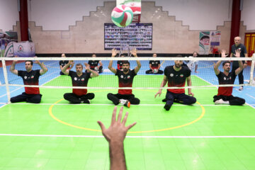 Entrenamiento de la selección iraní de voleibol sentado masculino
